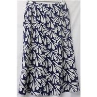 ewm pure classics size 10 blue calf length skirt