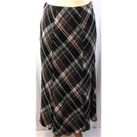 EWM Size 10 skirt black with checkers EWM - Size: 10 - Black - Long skirt