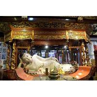 Experience Ancient Shanghai Day Tour of Jade Buddha Temple and Shanghai Old Town