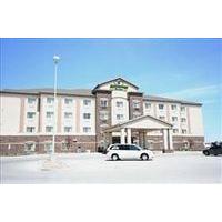 expressway suites fargo