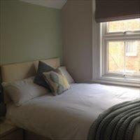 Executive double rooms to rent in central Reading