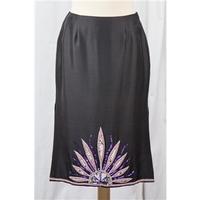 Eye catching Warehouse skirt Warehouse - Black - Knee length skirt - Size 10