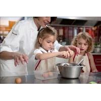 family cooking class at latelier des chefs in paris