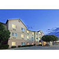Fairfield Inn & Suites Victoria