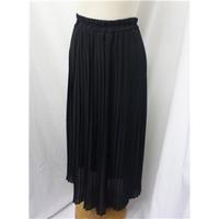 Fashion Plus - Size: 14 - Black - Calf length skirt