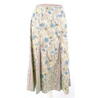 Fat Face - Size: 8 - Patterned cotton skirt.