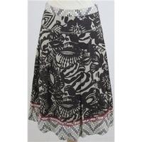 fat face size 8 brown mix patterned skirt
