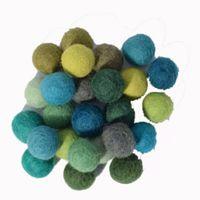 felt shapes 15cm balls assd 25pcs greens 374481