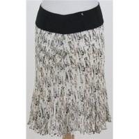 fenn wright manson size 12 cream patterned skirt