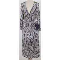 Fenn Wright Manson, size M beige & white patterned dress