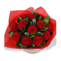 finest bouquets a dozen red roses
