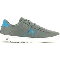 Fila 26040486 Sport shoes Man Grey men\'s Shoes (Trainers) in grey