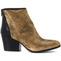 Fiori Francesi ankle boots in carved golden leather women\'s Low Ankle Boots in gold