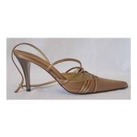 FIESTA heeled shoes size 41 (UK 7.5)