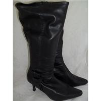 Finish the Look Black Knee-high boots size 7