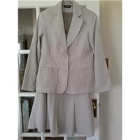 FIRST AVENUE GREY LINED SEERSUCKER SKIRT SUIT 12 FIRST AVENUE - Grey - Skirt suit