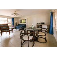 Flat Stone Apartment & Suites