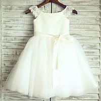 Flower Girl Dress Princess Knee-length - Lace / Satin / Tulle Short Sleeve Scoop