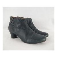 FLY heeled boots size 39 (UK 6)