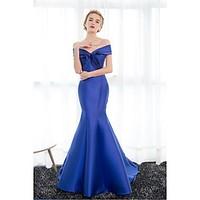 Formal Evening Dress Trumpet / Mermaid Off-the-shoulder Court Train Satin with Draping