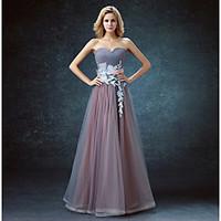Formal Evening / Black Tie Gala Dress Ball Gown Sweetheart Floor-length Lace / Tulle with Appliques / Bow(s)