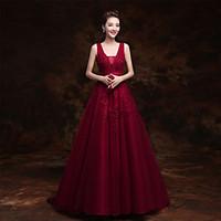 Formal Evening Dress - Elegant Ball Gown V-neck Sweep / Brush Train Tulle with Lace Pearl Detailing