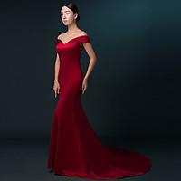 Formal Evening Dress Trumpet / Mermaid Off-the-shoulder Sweep / Brush Train Satin with Pleats
