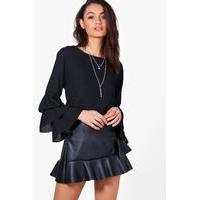 Frill Sleeve Blouse - black