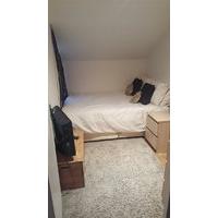 Furnished room close to Gatwick