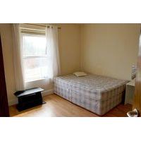Fully furnished room in town centre
