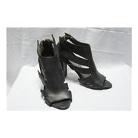 Fury London - Size: 6 - Black - Gladiator Heeled Sandal shoes