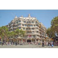 Gaudi Private Walking Tour with Skip the Line Sagrada Familia