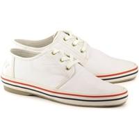 Gant Cruz men\'s Shoes (Trainers) in white
