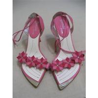 Gamins Pink Flowery Strappy Sandals Size 4