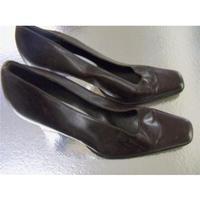 Gastone Lucioli Size 4 Brown leather Chunky high heeled designer shoes