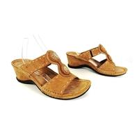 Gabor Size 4.5 Peanut Beige Leather Wedge Sandals