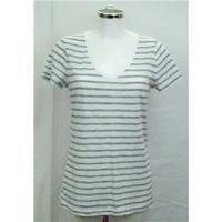 Gap grey stripe t-shirt Size M