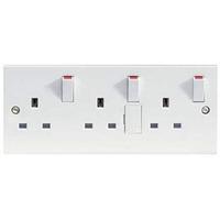 GET Moulded 3 Gang 13A Switched Socket