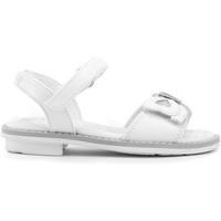 geox junior giglio girlss childrens sandals in white