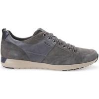 Geox U54F8D 022ME Sneakers Man Grey men\'s Shoes (Trainers) in grey