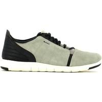 Geox U620DA 02243 Sneakers Man Grey men\'s Shoes (Trainers) in grey