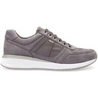 Geox U620GB 03211 Sneakers Man Grey men\'s Shoes (Trainers) in grey