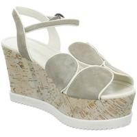 Gerry Weber Nessi 03 women\'s Sandals in BEIGE