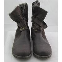 George, size 5 brown faux leather boots with faux fur trim