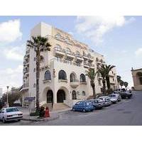 Gillieru Harbour Hotel