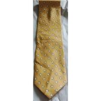 Giorgio Mandelli, Yellow fish Tie