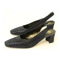 gina size 45 navy block heeled slingbacks