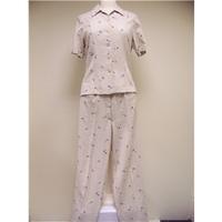 Gina B cream floral linen mix trouser and shirt suit, size 10-12 Gina B - Cream / ivory - Trouser suit