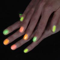 glow nail varnish