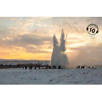 Golden Circle Classic Day Tour from Reykjavik with Live Guide and Touch-Screen Audio Guide